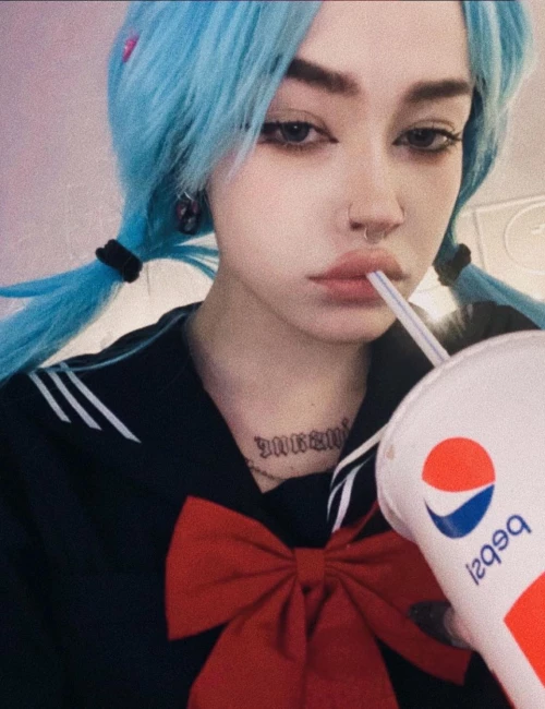 Лиза Бебрина - слитые фото и видео